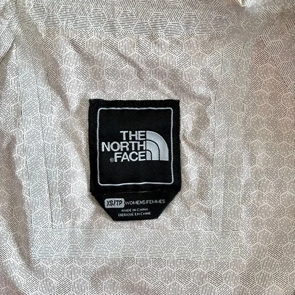 The North Face Venture Lightweight Rain Jacket - Picture 8 of 12